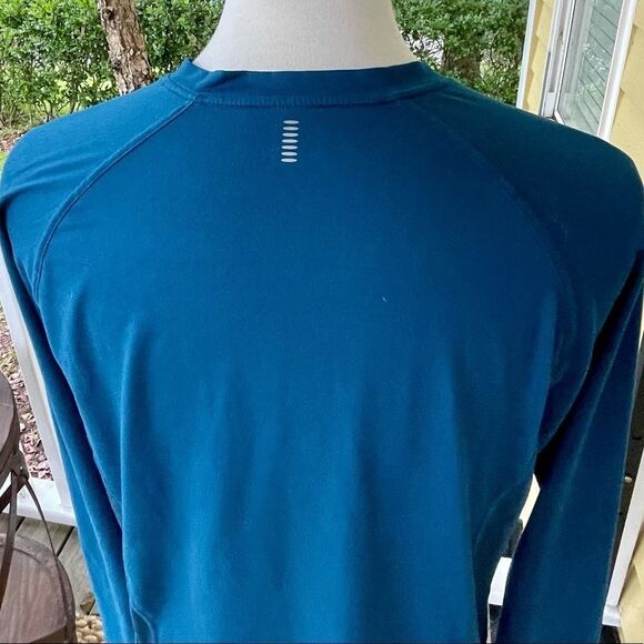 Fabletics FL2 Deep Teal 1/2 Zip Stretch Pullover. - Picture 6 of 8